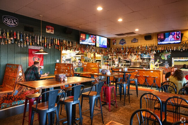 College West locals love grabbing a slice at Woodstock’s Pizza, a longtime favorite near San Diego State University.