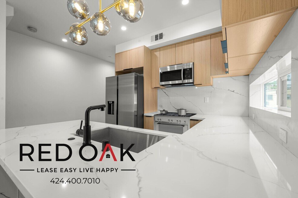 2001 Vista Del Mar Ave unit 2001 1/4, Los Angeles, CA 90068 - photo 1