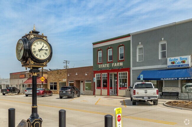 Hampshire is a small town with many shops and restaurants for the community to enjoy.