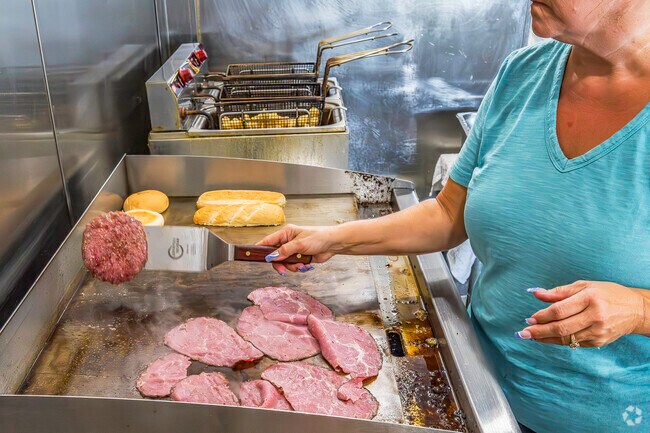 Bella Vista Grill serves up great sandwiches and ice cream in Jones Valley.