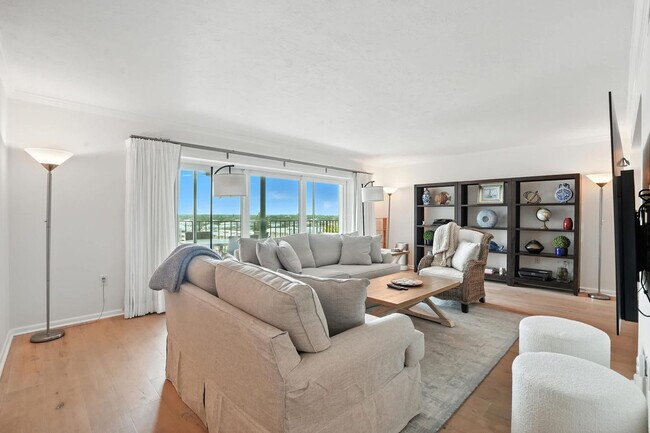 Horizon House unit FL8-ID1049705P, Naples, FL 34103 - photo 3