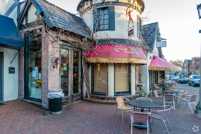 The exterior of Continental Bakery in English Village.