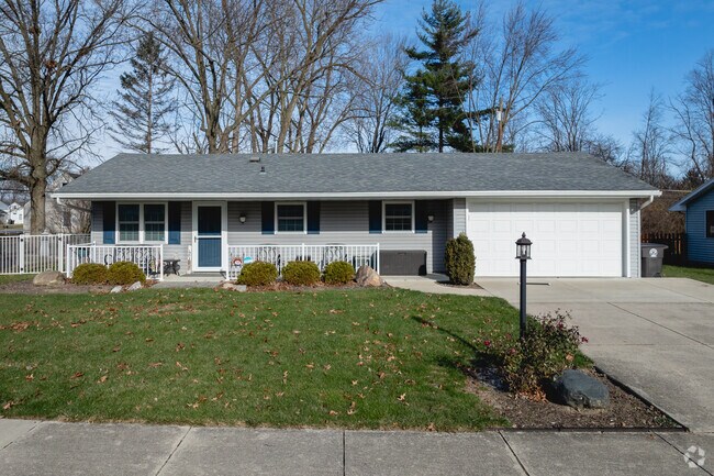 Ranch homes are abundant in Statewood Park.
