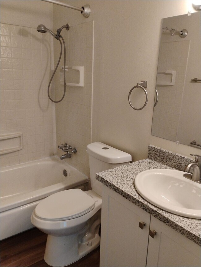 Yosemite Apartments, Manteca, CA 95337 - photo 7