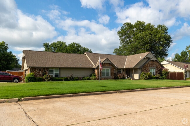 There are many ranch style homes available for residents that looking to move to Silvertree.