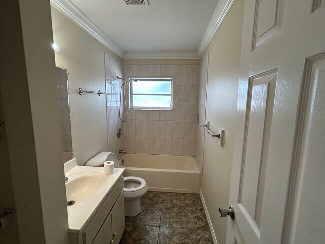 1716 NE 12th St, Cape Coral, FL 33909 - photo 6