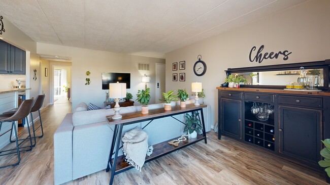 2650 Redcoat Dr unit 3D, Alexandria, VA 22303 - photo 2