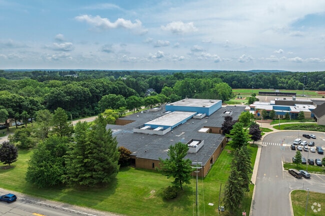 Navigator School challenges students by offering an all-encompassing curriculum.