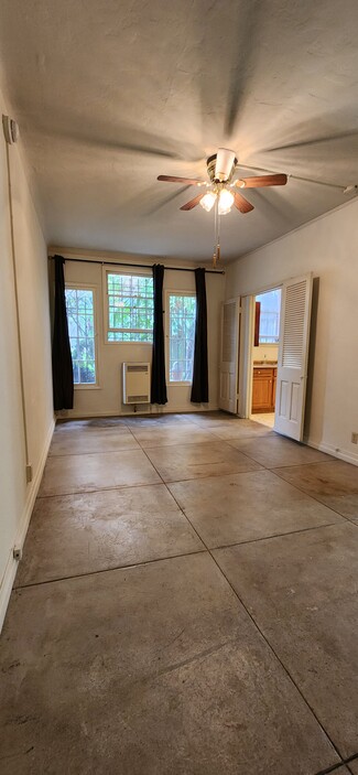 1939 N Kenmore Ave, Los Angeles, CA 90027