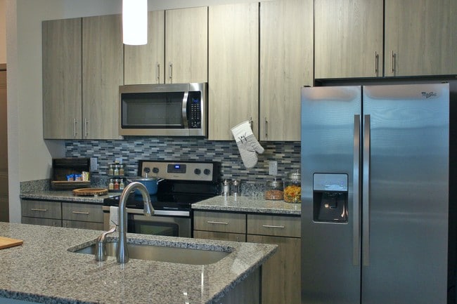 The Strand, Oviedo, FL 32765 - photo 2