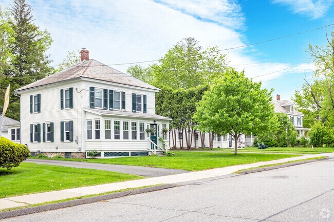 Many of the homes in Williamstown have a pleasant country feeling with plenty of trees.