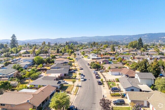 Amesti is a quiet neighborhood.