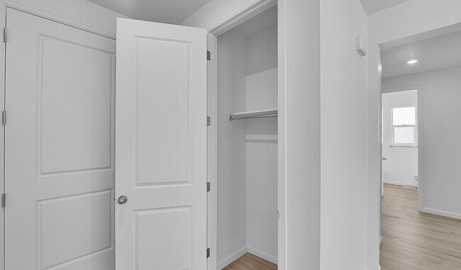 8638 N Haloran Ct, Lake Point, UT 84074 - photo 5