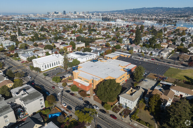 Love Elementary School in Alameda gets a 5 out of 10 on Great Schools.