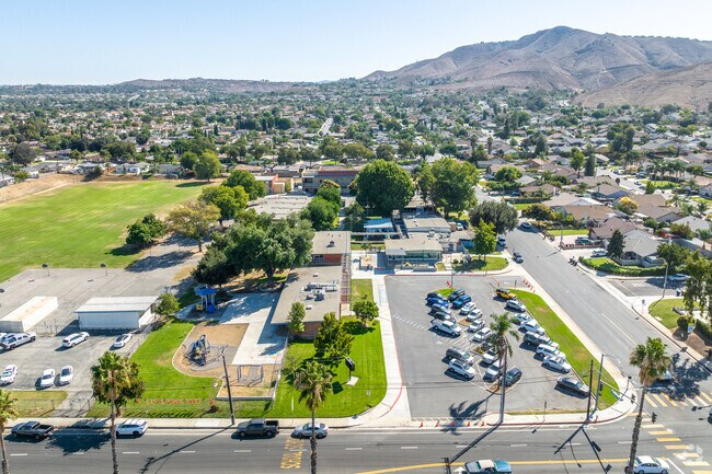 Your kids will enjoy learning in the inspiring atmosphere of Alan Orrenmaa Elementary School.