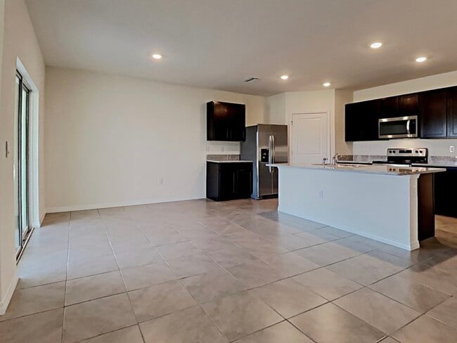 30985 Penny Surf Lp, Wesley Chapel, FL 33545 - photo 5