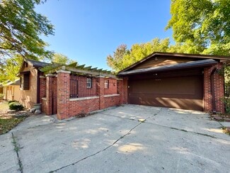 3640 N Walnut St, Kansas City, MO 64116