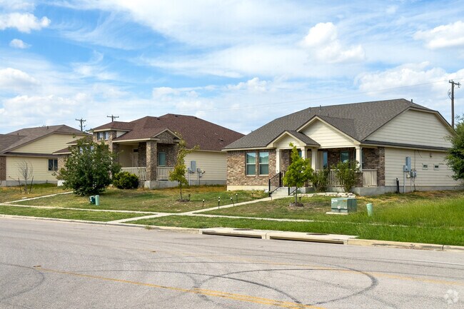 Variety of housing styles in Killeen/Fort Cavazos.