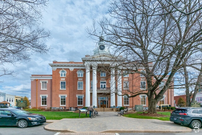 The Rutherford County Courthouse was built in the Classical Revival style in Murfreesboro.