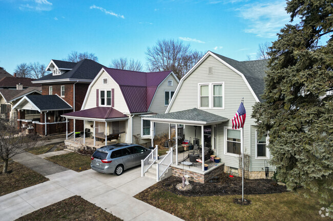 Huntington has many styles of historic homes including Colonial Revival.