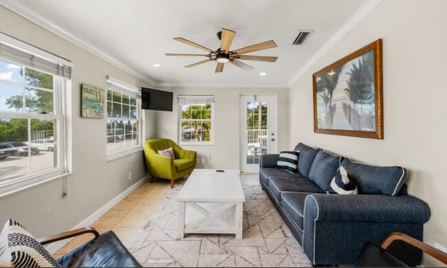 100 7th St S unit ID1366639P, Bradenton Beach, FL 34217 - photo 4