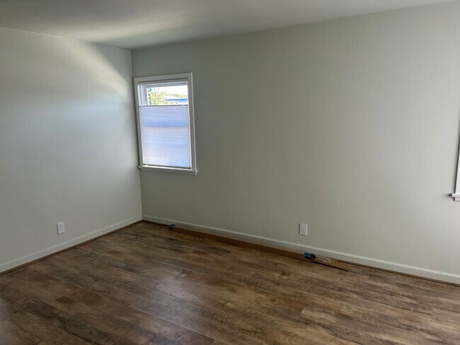 2021 Ocean Park Blvd unit Front Unit, Santa Monica, CA 90405 - photo 7