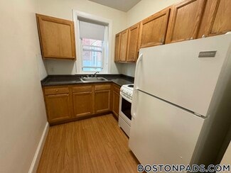 33 Lancaster Terrace Unit 104, Brookline, MA 02446