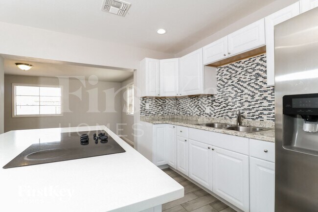 2735 W Royal Palm Rd, Phoenix, AZ 85051 - photo 6