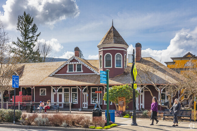 Near Edgewick, you can learn about the region's history at the Northwest Railway Museum.