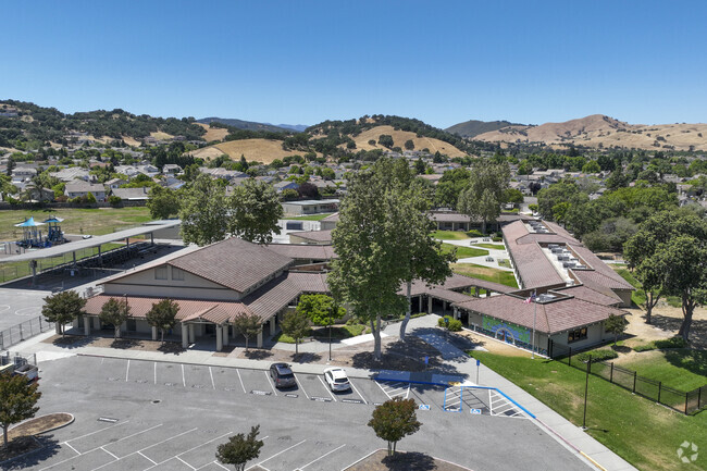 Luigi Aprea Elementary School has an amazing campus for its students