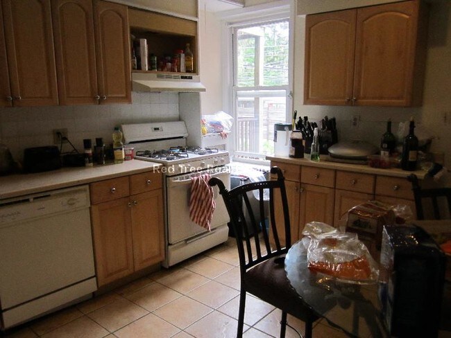 10 Strathmore Rd unit 2, Brookline, MA 02445 - photo 6