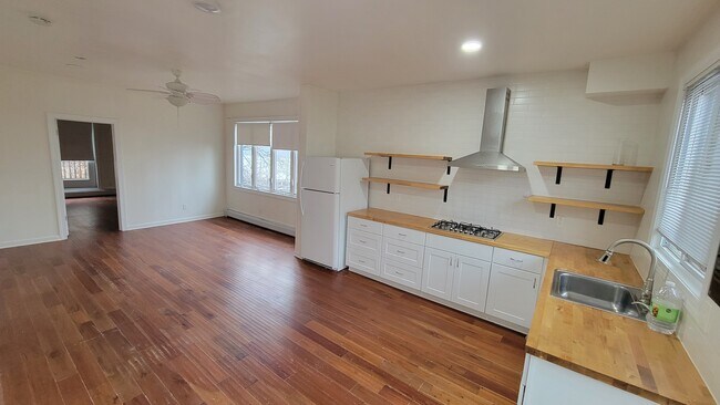 19 70th St unit 2, Guttenberg, NJ 07093 - photo 2