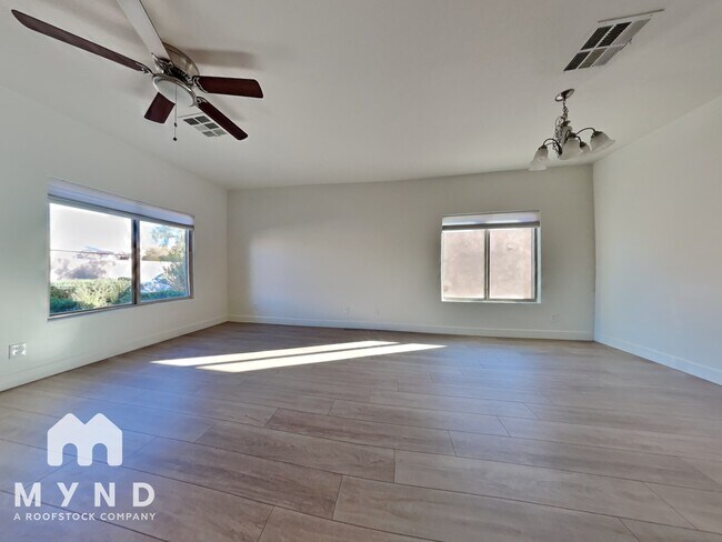 1237 E Blackfoot Daisy Dr, San Tan Valley, AZ 85143 - photo 5