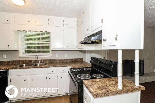 3470 Valley Oaks Rd, Lithonia, GA 30038 - photo 4