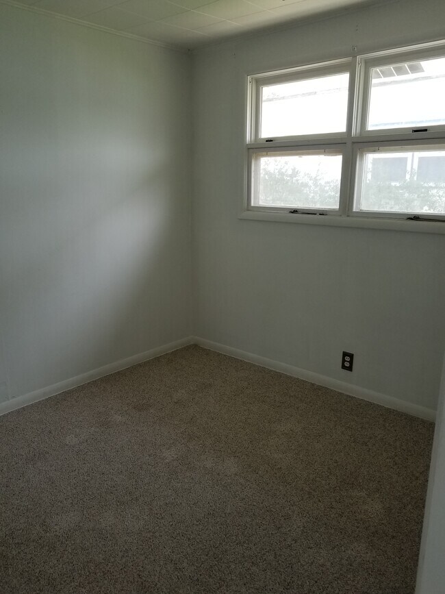 315 Elm St unit B, Spooner, WI 54801 - photo 3