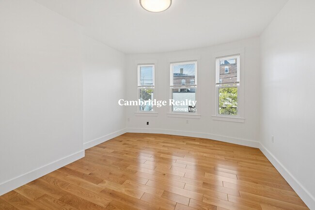 309 Columbia St unit 1, Cambridge, MA 02141 - photo 2