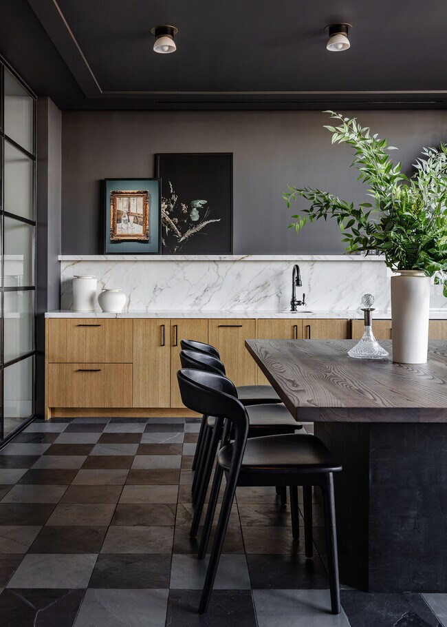 J.COOPERS ROW, Washington, DC 20003 - photo 3