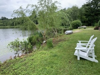27 Hillcrest Dr, Wilbraham, MA 01095