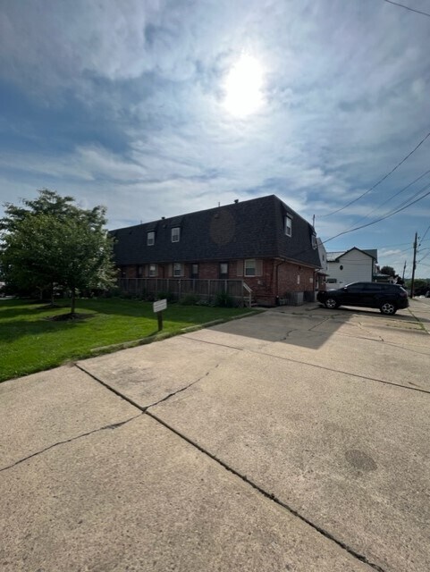 1003 Maple St, Natrona Heights, PA 15065