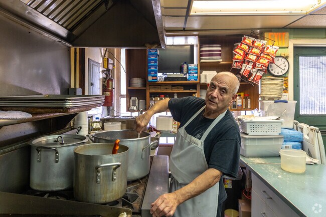 In the Bernon District, Al's Place has been a local hotspot for breakfast for more than 26 years