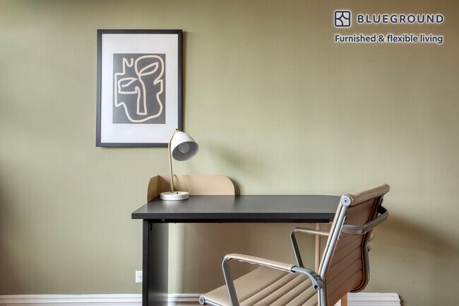 10 Downing St unit FL5-ID104, New York, NY 10014 - photo 4