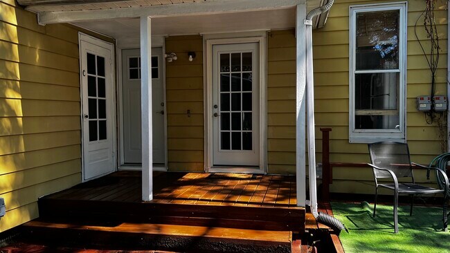 305 S Elm St unit C, Champaign, IL 61820 - photo 7