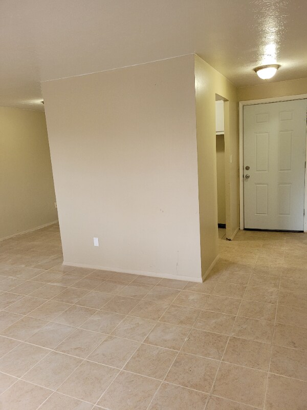 14815-14835 Euclid Ave unit 14815-204, East Cleveland, OH 44112 - photo 4