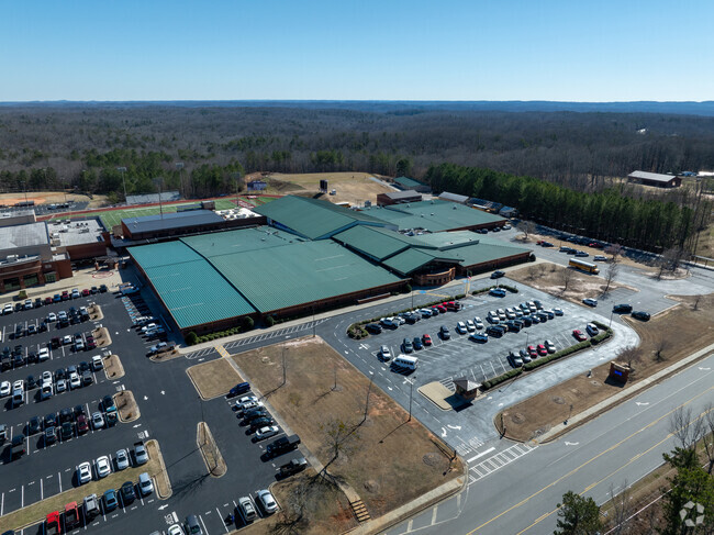 Dawson County High School gets an 8 from GreatSchools Rating.