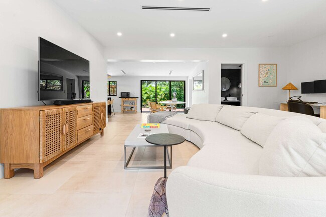 281 NE 48th Terrace unit ID1044569P, Miami, FL 33137 - photo 2