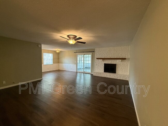 2019 S Gum Ave, Broken Arrow, OK 74012 - photo 5