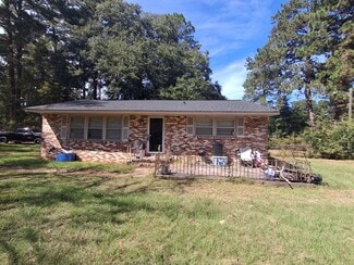2541 Huntington Dr, Macon, GA 31204