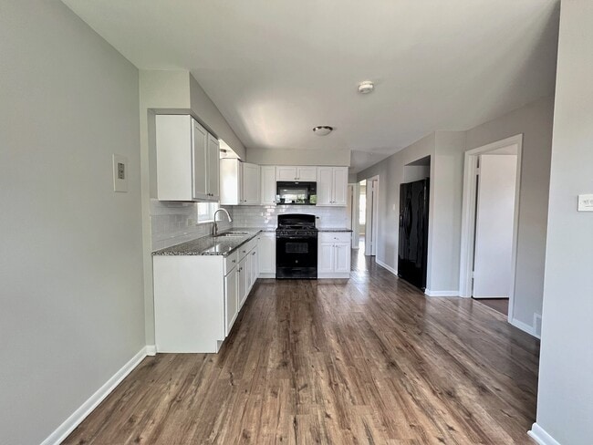 14325 Karlov Ave, Midlothian, IL 60445 - photo 4