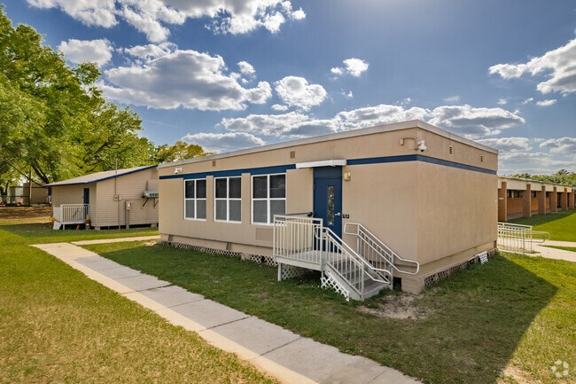 Groveland Elementary School has updates portable classrooms for enhance education.