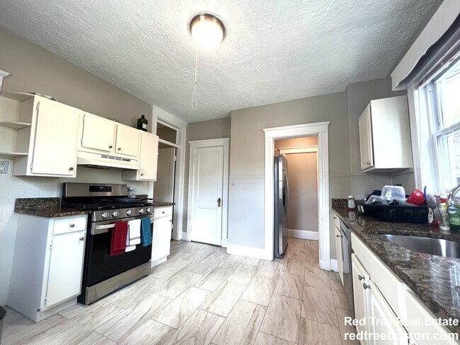 8 Perkins St unit 1, Jamaica Plain, MA 02130 - photo 3